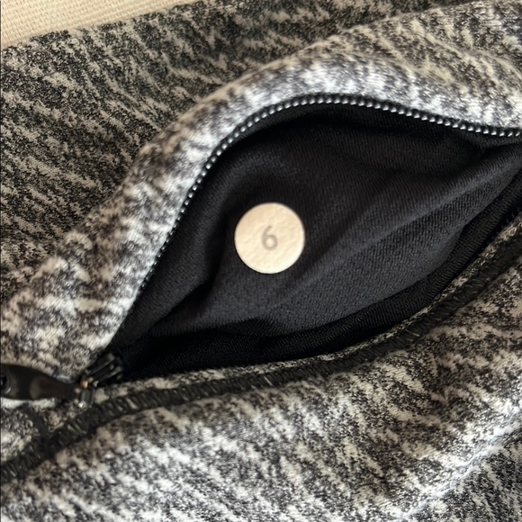 Lululemon Athletica Gray Long Sleeve Athletic Top - Picture 11 of 12